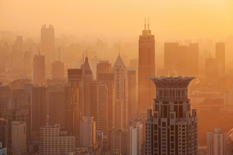 天际线城市建筑景观履行。日落上海中国