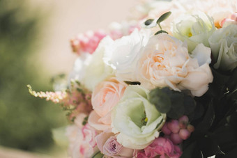 豪华的精致的婚礼花束玫瑰尤斯托姆特写镜头