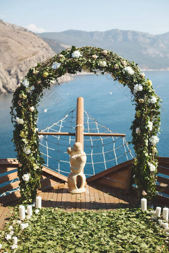 豪华的婚礼仪式船视图海山