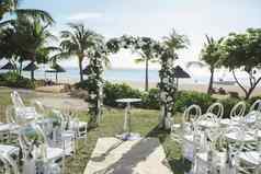 浪漫的婚礼仪式海滩海洋