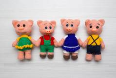 针织小猪玩具孩子象征一年