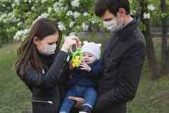 家庭穿保护医疗面具防止病毒科维德