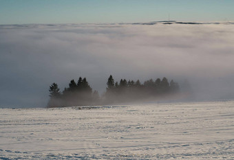 概念放松山冬天雪<strong>滑雪板滑雪板</strong>雪橇走设置太阳日落瓦瑟库佩山海塞德国