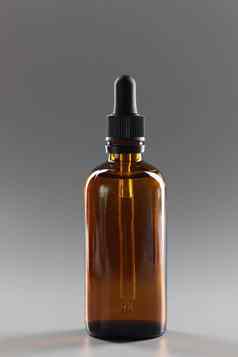 棕色（的）玻璃瓶填满石油瓶美容产品药物治疗