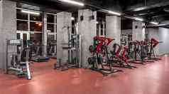 特殊的当代设备物理培训宽敞的基斯空健身房室内锻炼机器体育运动健身