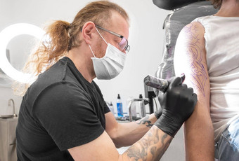 文身的人机纹身手臂设计画保护面具科维德概念艺术设计正常的