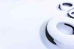 轮胎覆盖雪圈白色场冬天主题