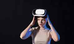 浅黑肤色的女人女人玩家虚拟现实眼镜准备好了玩游戏探索环境元宇宙世界现代技术