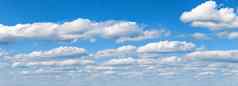 美丽的全景天空全景天空云云浮动蓝色的天空