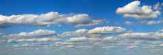 美丽的全景天空全景天空云云浮动蓝色的天空