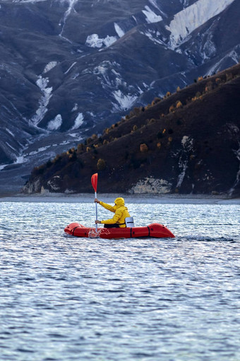 游泳packraftpackraft一人光筏探险冒险赛车湖充气船骑山湖