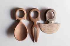 手工制作的木勺子徒步旅行户外活动工艺工匠概念