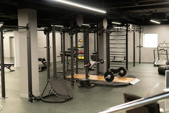 培训大厅杆健身房健康下午锻炼身体活跃的活动设备漂亮的室内