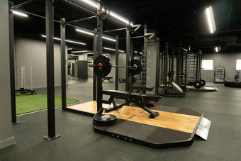 培训大厅杆健身房健康运动员身体健康的运动娱乐漂亮的室内