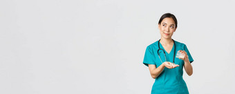 医疗保健工人防止病毒检疫运动概念深思熟虑的有爱心的微笑亚洲女护士实习生实习医生风云处理药物治疗病人梦幻上左角落里