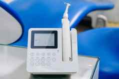 牙科设备牙医的办公室根运河治疗特写镜头内电机