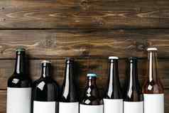 啤酒瓶棕色（的）木表格平躺背景复制空间