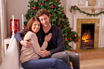 平静爱圣诞节拍摄夫妇分享圣诞节首页