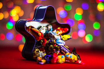 巧克力糖果混合前面圣诞节树灯布加勒斯特罗马尼亚