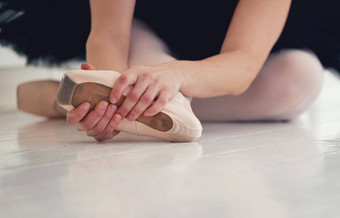 应用压力移动拍摄认不出来芭蕾舞舞者把尖端鞋子