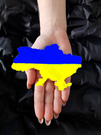 手持有地图乌克兰