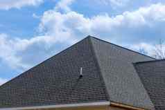 屋顶建设屋顶覆盖沥青带状疱疹屋面建设房子