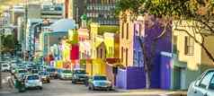 城市有特殊风格的区拍摄色彩斑斓的房屋角角小镇