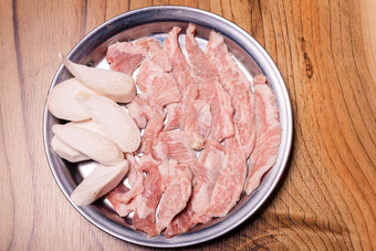朝鲜文传统的风格新鲜的猪肉牛肉肚子烧烤