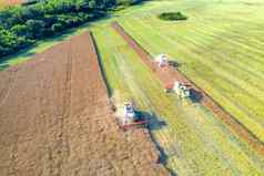 收获时间农业农业行业空中视图结合矿车收获场