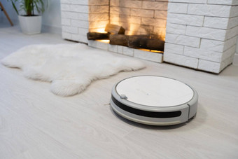 机器人真空更清洁的层压板木地板上聪明的清洁技术