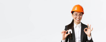 自信专业女亚洲架构师头盔业务西装确保质量建设显示首页模型手势<strong>推荐</strong>公司设计改造