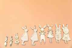 家庭有趣的野兔减少胶合板黄色的橙色粉红色的背景卡设计复制空间的地方文本