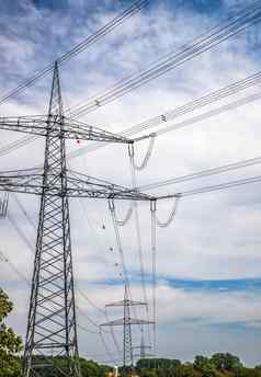 高电压电波兰传输行电塔权力能源工程系统电缆线电帖子