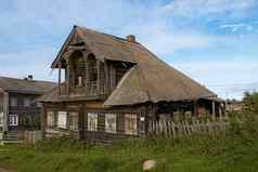 单位a村孔多波日斯基区卡累利阿共和国扎内芝被遗弃的木两层楼的房子木体系结构