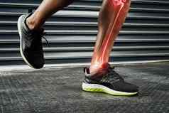 鞋子避免受伤特写镜头拍摄运动员腿CGI显示炎症胫骨腓骨