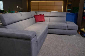 软垫家具显示出售展厅家具商店现代时尚的沙发尿布长椅明亮的彩色的垫子高质量面料展览大厅