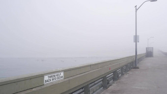 木海洋海滩码头<strong>雾</strong>有<strong>雾</strong>的平静木板路阴<strong>霾</strong>加州海岸