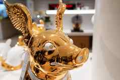 金猪雕像rinascente集合高端商店意大利国际品牌米兰意大利12月