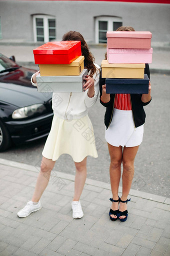隐身时尚女孩桩鞋子盒子