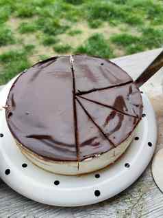 切割轮奶油巧克力芝士蛋糕块