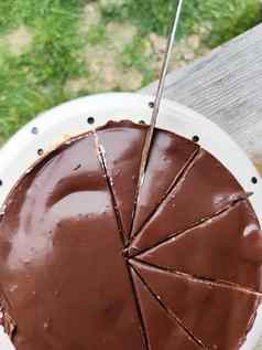 切割轮奶油巧克力芝士蛋糕块
