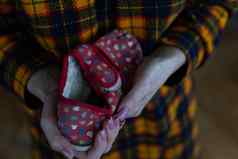 儿童拖鞋母亲手战争乌克兰