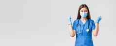 科维德防止病毒健康医疗保健工人检疫概念鼓励快乐女护士医生蓝色的实习医生风云庆祝穿医疗面具高喊成功