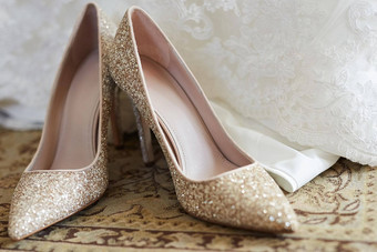 短高度大风格特写镜头拍摄新娘婚礼鞋子