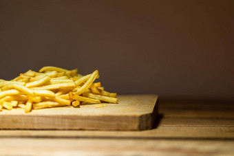 法国薯条木表格食物垃圾食物快食物概念