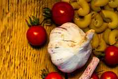意大利食物成分木表格烹饪概念