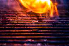 空热木炭烧烤烧烤明亮的火焰