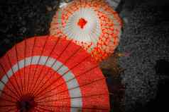 图像红色的总和伞伞