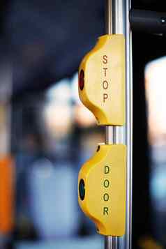 停止按钮公共运输停止按钮城市公共汽车公共运输红色的停止按钮公共汽车有轨电车新闻按钮请求公共汽车司机站