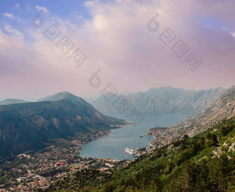 肮脏的湾黑山共和国自然体系结构背景肮脏的湾全景视图肮脏的湾黑山共和国肮脏的美丽的夏天一天黑山共和国